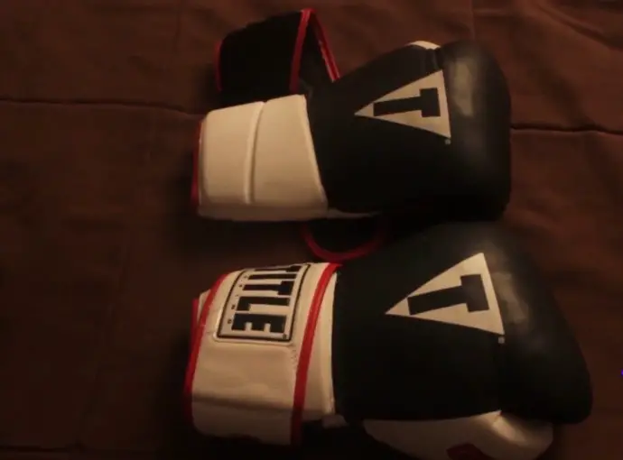 title-gel-world-bag-gloves